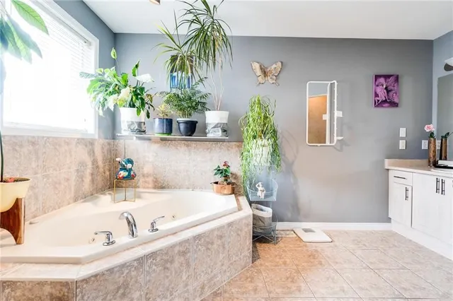 Additional image 34 of 72 SIDNEY Cres