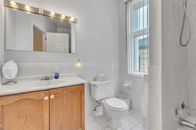 Additional image 19 of 260 BAY St