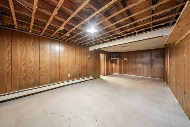 Additional image 27 of 63 DEERHURST Rd