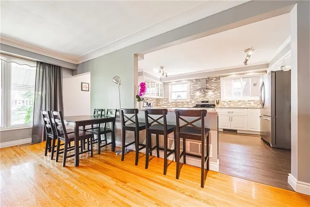 Additional image 4 of 52 HOOVER Cres