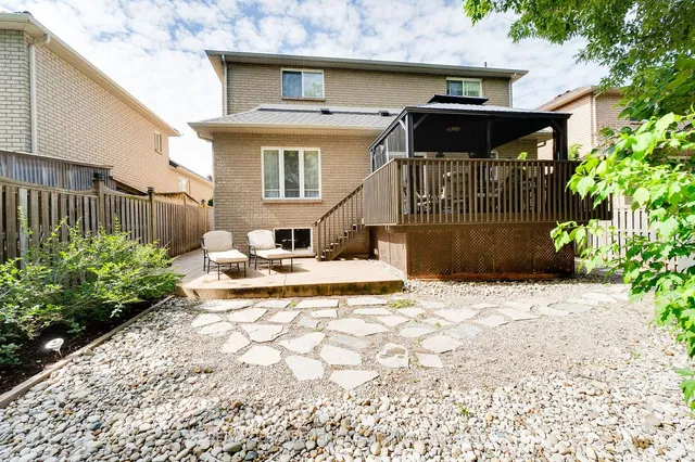Additional image 40 of 72 Sidney Cres