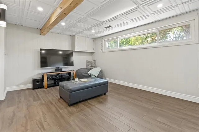 Additional image 32 of 2 CAREY St