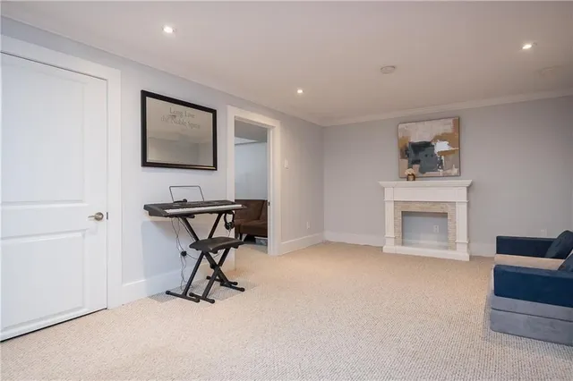 Additional image 39 of 33 Harold St