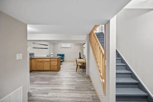 Additional image 28 of 8 Thornbury Crt