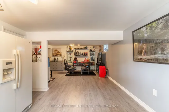 Additional image 24 of 59 REGENT Ave