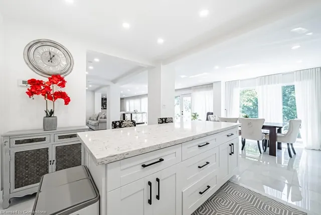 Additional image 8 of 704 Old Dundas Rd