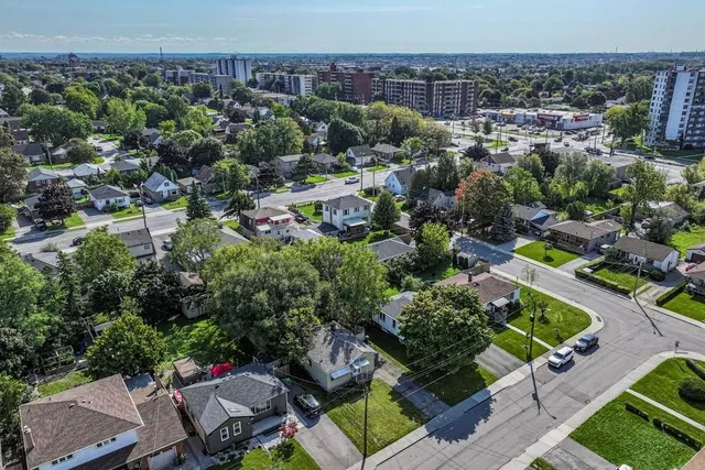 Additional image 7 of 35 DOROTHY St