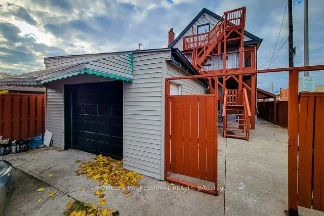 Additional image 12 of 300 Balmoral Ave