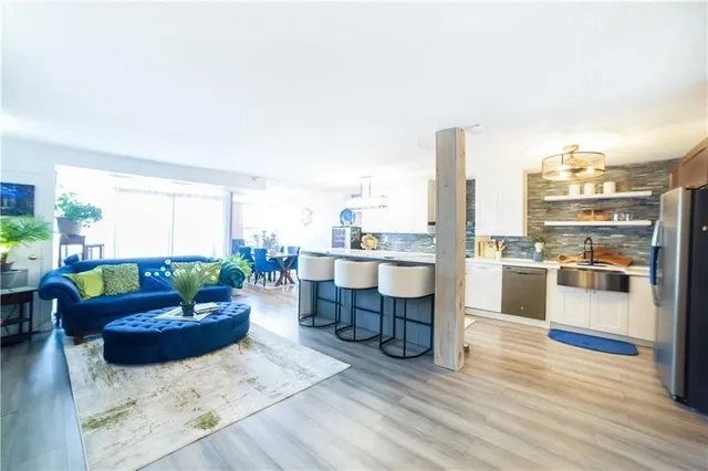 Additional image 3 of 500 GREEN Rd Unit 614