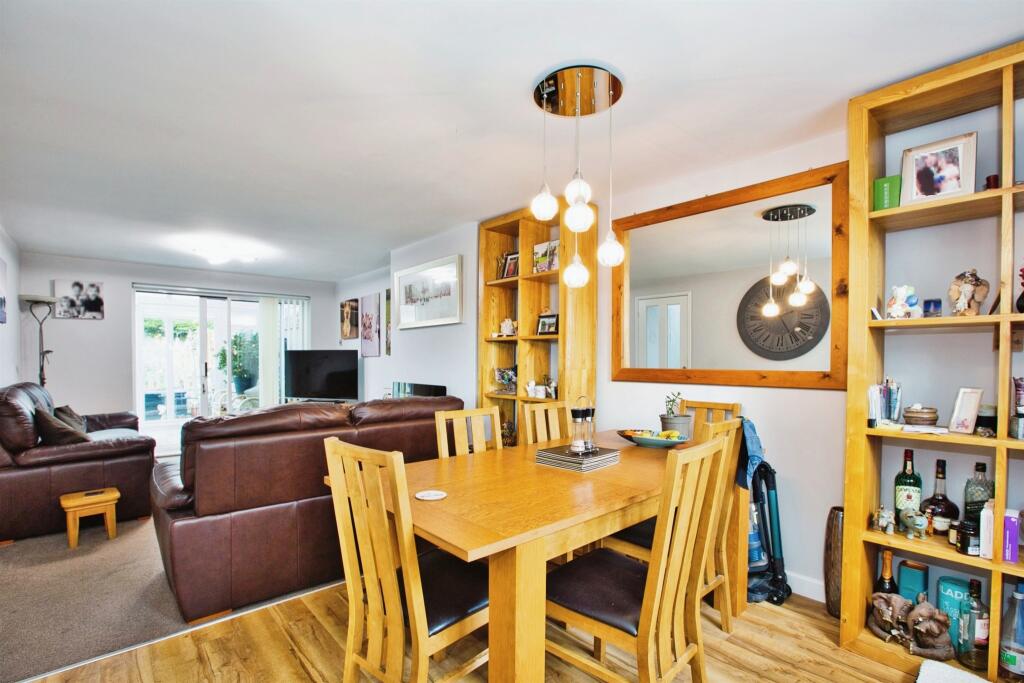 Additional image 6 of Burroughes Avenue, Yeovil