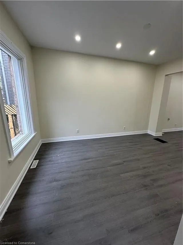 Additional image 18 of 57 Beach Rd