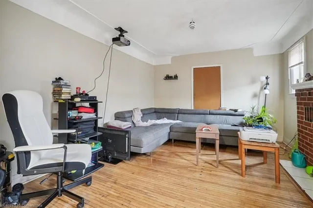 Additional image 13 of 142 Emerson St