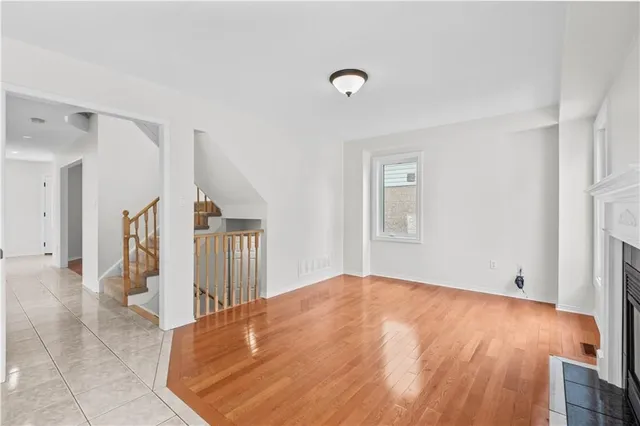 Additional image 21 of 80 STRATHROY Cres