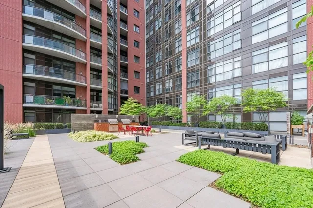 Additional image 25 of 118 KING St Unit 418