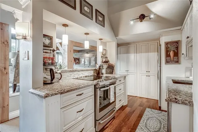 Additional image 10 of 50 MAIN St Unit 301