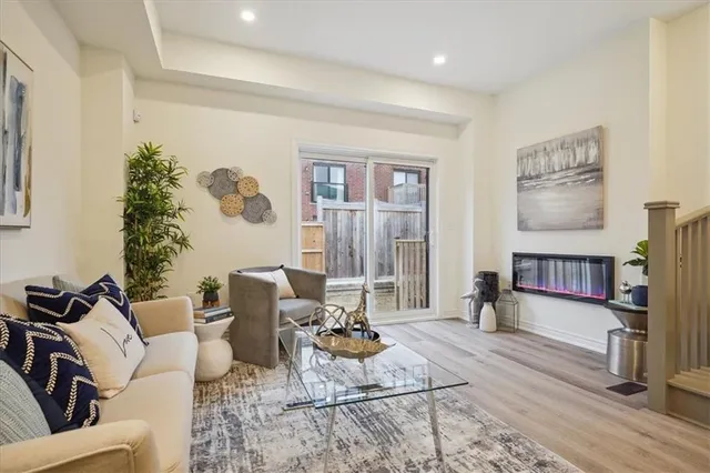 Additional image 7 of 527 SHAVER Rd Unit 16