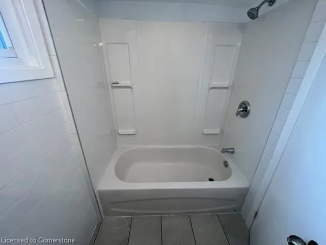 Additional image 11 of 359.5 Strathearne Ave