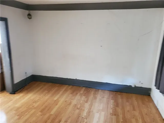 Additional image 4 of 54 DOUGLAS Ave