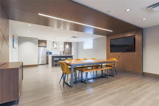 Additional image 24 of 16 MARKLE Cres Unit 213