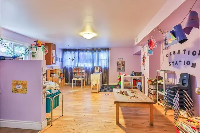 Additional image 26 of 162 DELAWARE Ave