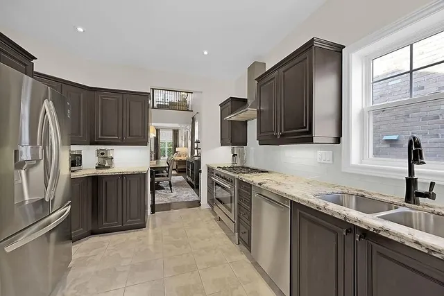 Additional image 14 of 38 BUTTERNUT GROVE Lane