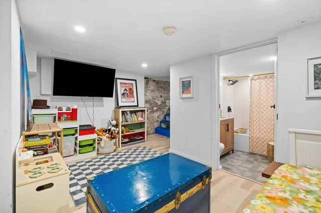 Additional image 32 of 120 GIBSON Ave