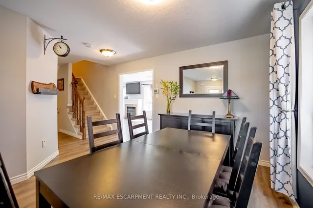 Additional image 6 of 93 BRADLEY Ave