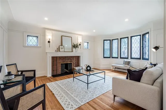 Additional image 5 of 111 LAKE AVENUE Dr