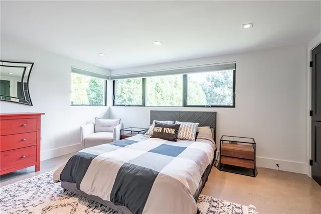 Additional image 32 of 97 OVERDALE Ave