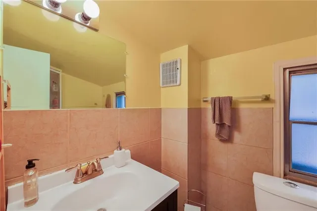 Additional image 20 of 105 WARD Ave