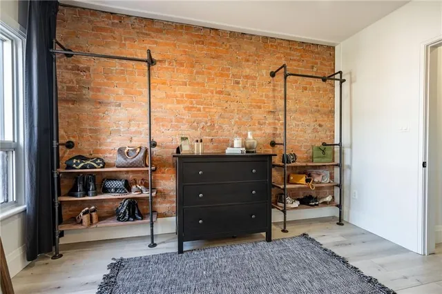 Additional image 34 of 170 RAY St