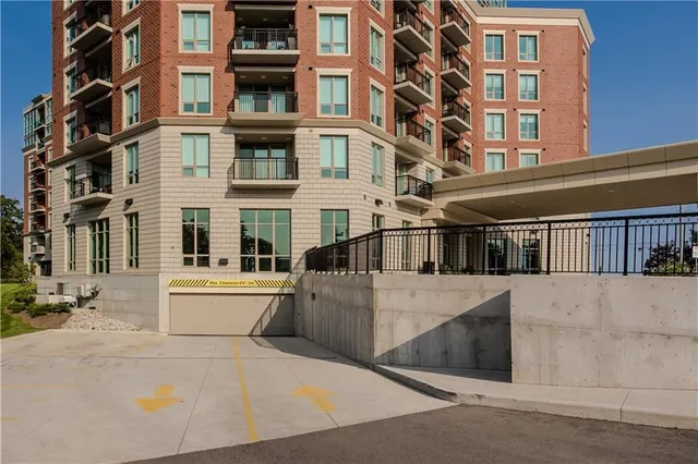 Additional image 7 of 2750 KING St Unit 710