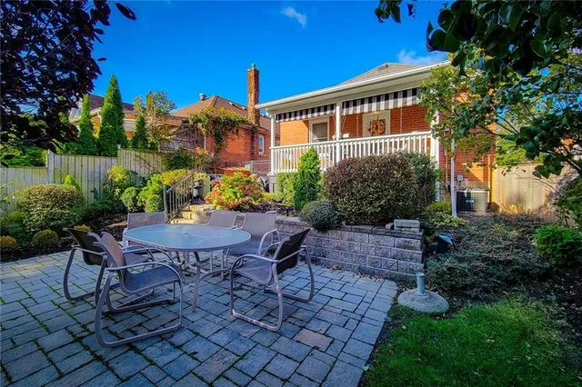 Additional image 35 of 133 CAMERON Ave