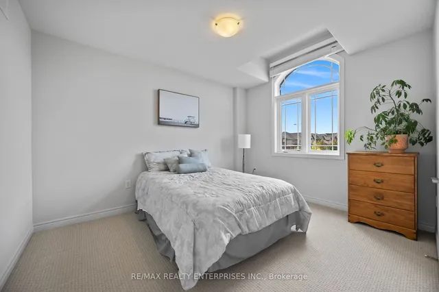 Additional image 24 of 8 Thornbury Crt