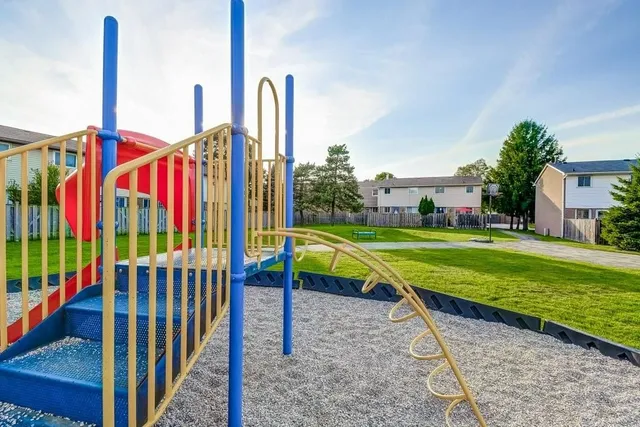 Additional image 32 of 1350 LIMERIDGE Rd Unit 28