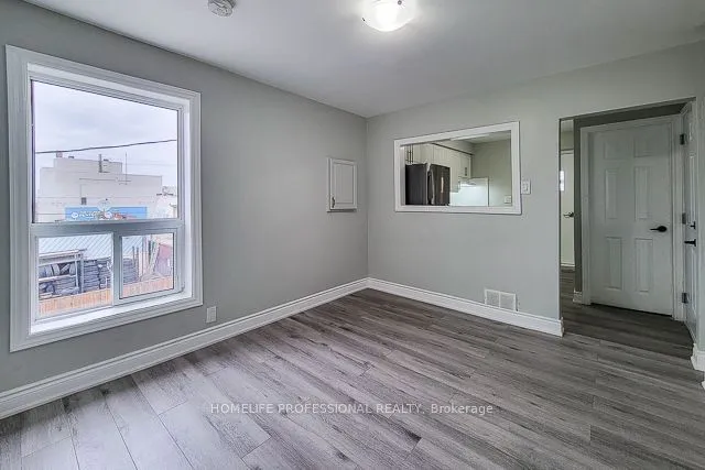 Additional image 38 of 300 Balmoral Ave