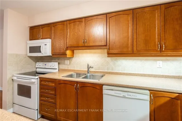 Additional image 22 of 50 Grovetree Tr