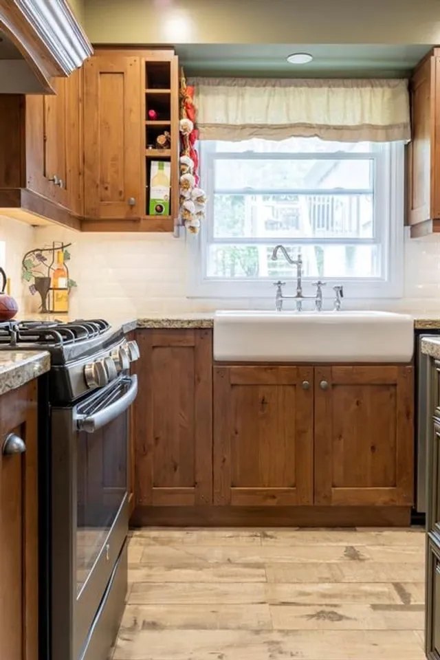 Additional image 15 of 3052 Guyatt Rd