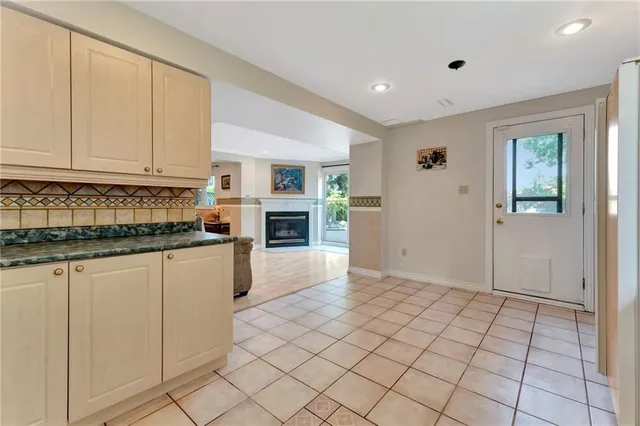 Additional image 44 of 210 BLUEBELL Cres