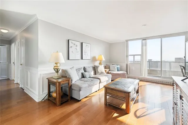 Additional image 7 of 1966 MAIN STREET Unit 1508