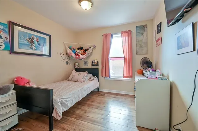 Additional image 12 of 139 Balsam Ave