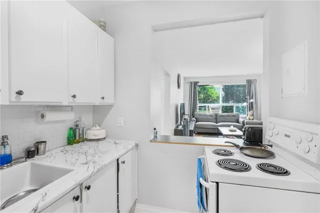 Additional image 9 of 57 Mericourt Rd Unit 302