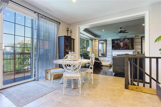 Additional image 18 of 261 MONTREAL Cir