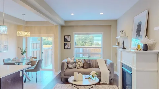 Additional image 37 of 250 LORMONT Blvd