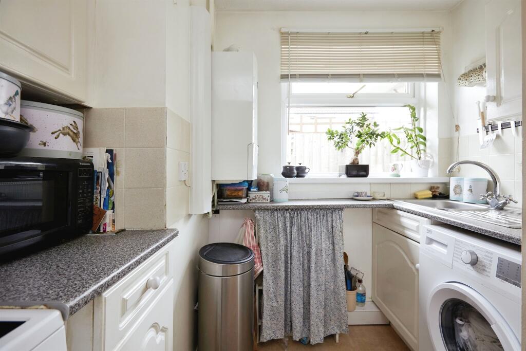 Additional image 9 of Saunters Close, Wincanton