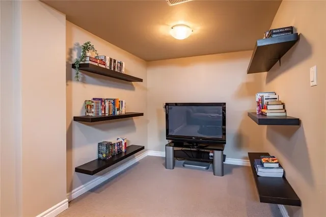 Additional image 34 of 82 COLE St