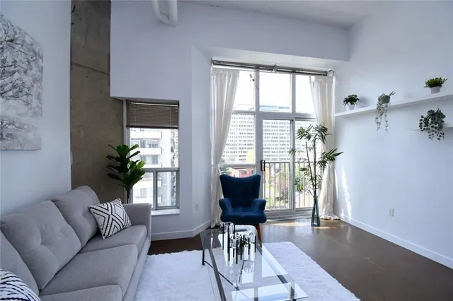 Additional image 8 of 66 Bay St Unit PH 807