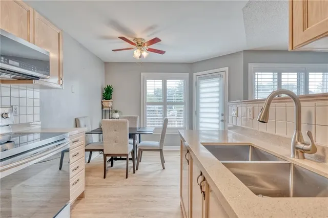 Additional image 22 of 175 FIDDLERS GREEN Rd Unit 2