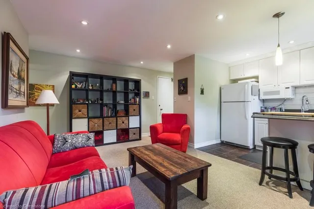 Additional image 30 of 40 Robinson St Unit 307