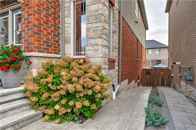 Additional image 3 of 66 SEXTON Cres